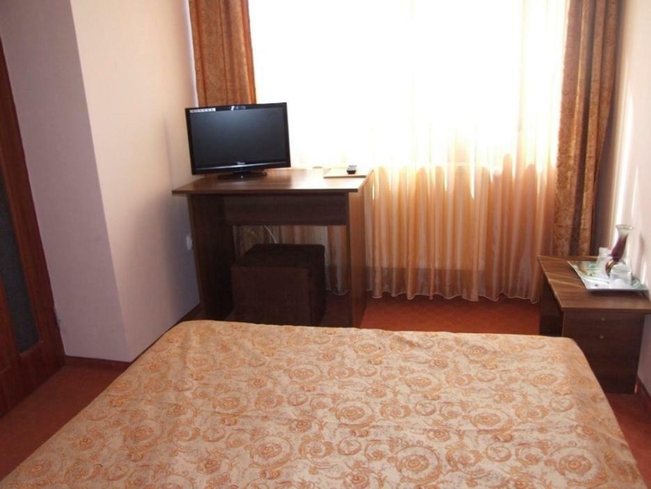 Plaisir Hotel Ploieşti Szoba fotó