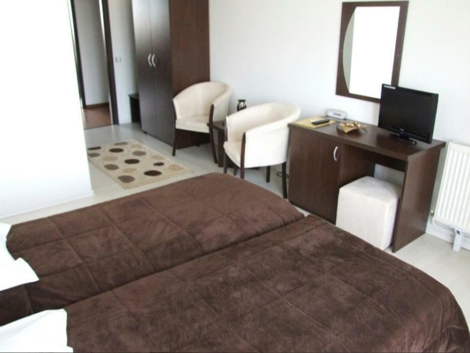 Plaisir Hotel Ploieşti Kültér fotó