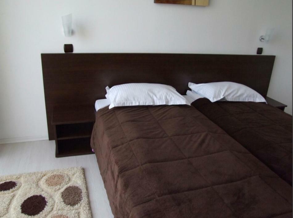 Plaisir Hotel Ploieşti Kültér fotó